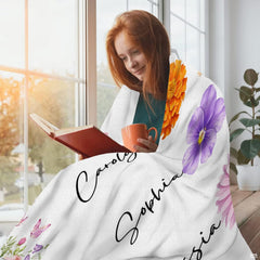 Charming floral garden sheets motif displaying wild greenery and delicate botanical illustrations.