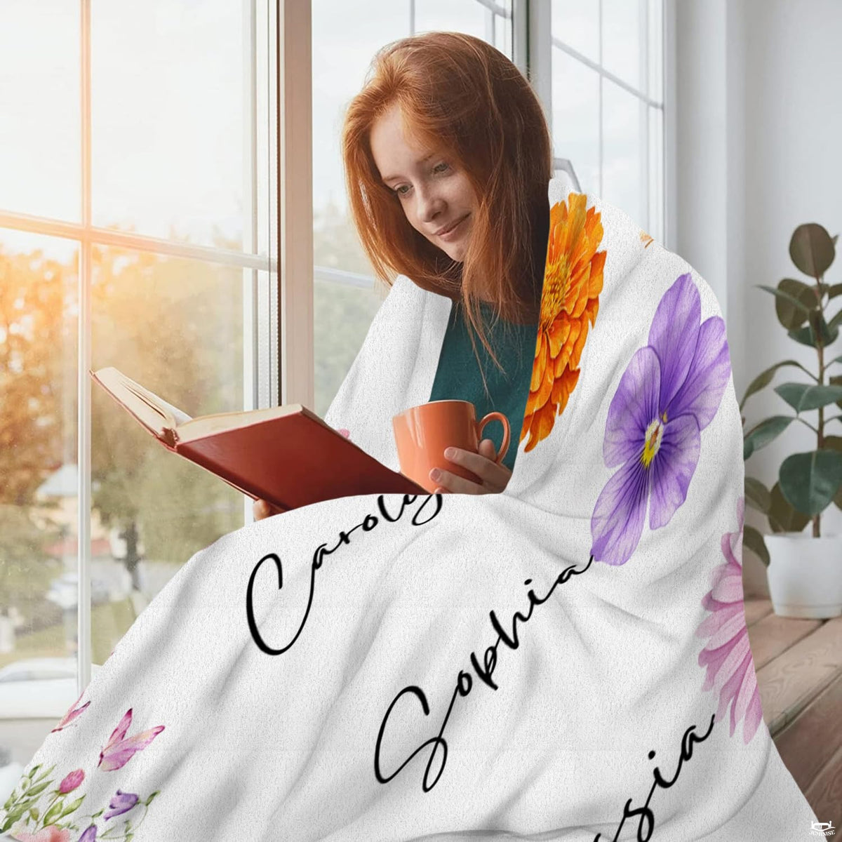 Charming floral garden sheets motif displaying wild greenery and delicate botanical illustrations.