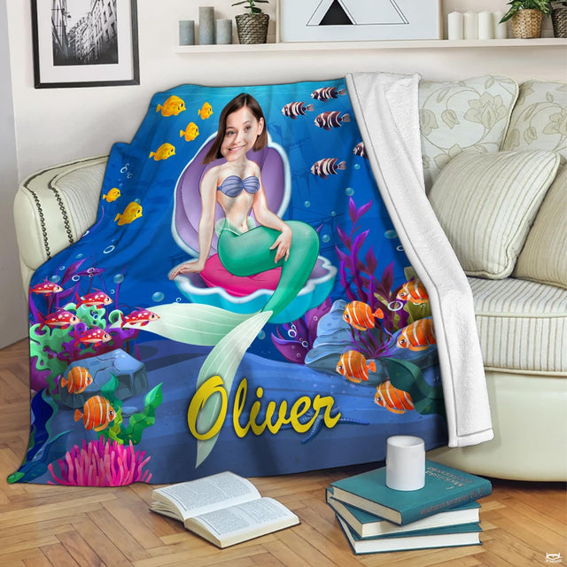 Aquatic bedding set visual with detailed coral formations, marine plants, and swimming sea life decor.