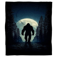Graphic feature overview of the Bigfoot moonlit forest blanket attributes.