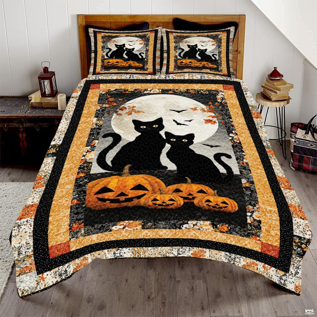 Vintage monochrome Halloween black cat bedding set featuring feline silhouettes and pumpkins in stark contrast tiles.