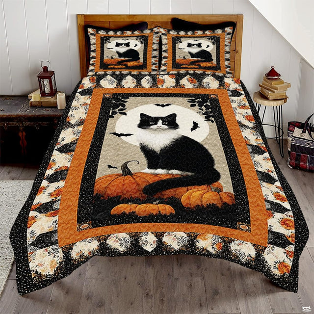 Vintage Halloween black cat and pumpkin bedding set featuring feline silhouettes among harvest pumpkins and fall leaves.