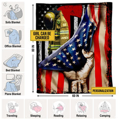Close-up of grunge splatter accents and bold red thematic accent on patriotic bedding.