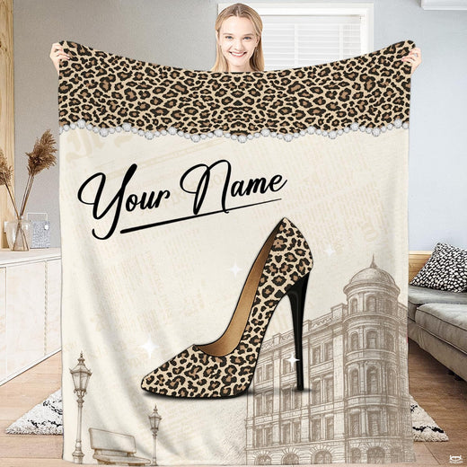 Fashion bedding sets print featuring leopard stiletto shoe and Parisian street sketches.