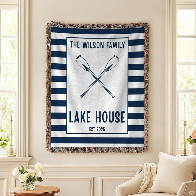 Lodge bedding sets with centered crossed oars and crisp striped borders.