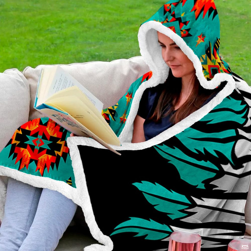 Aztec design bedding set display featuring bold tribal chief illustration and Southwestern room decor accents.
